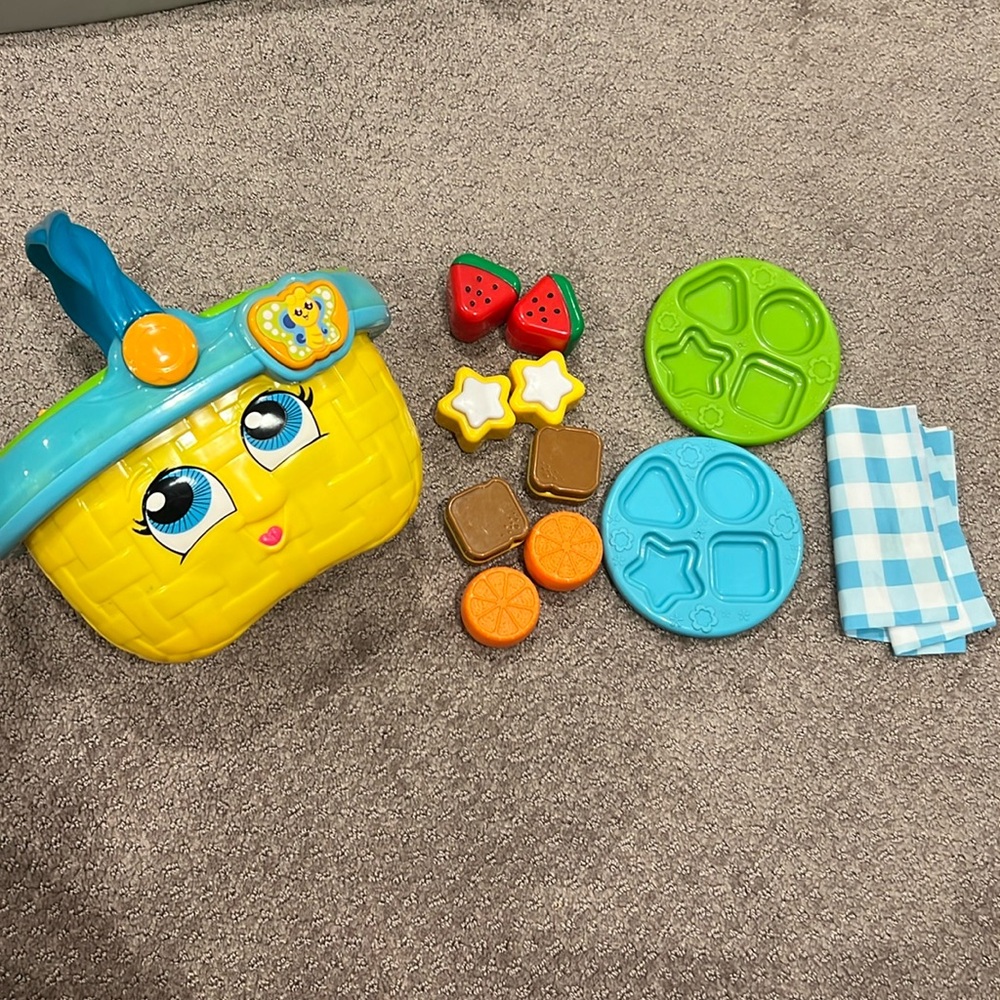 Leap Frog Shapes and Share Picnic Basket Interactive Toy